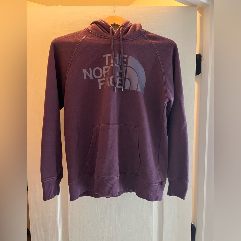 The North Face Women’s purple hoodie sweatshirt size small